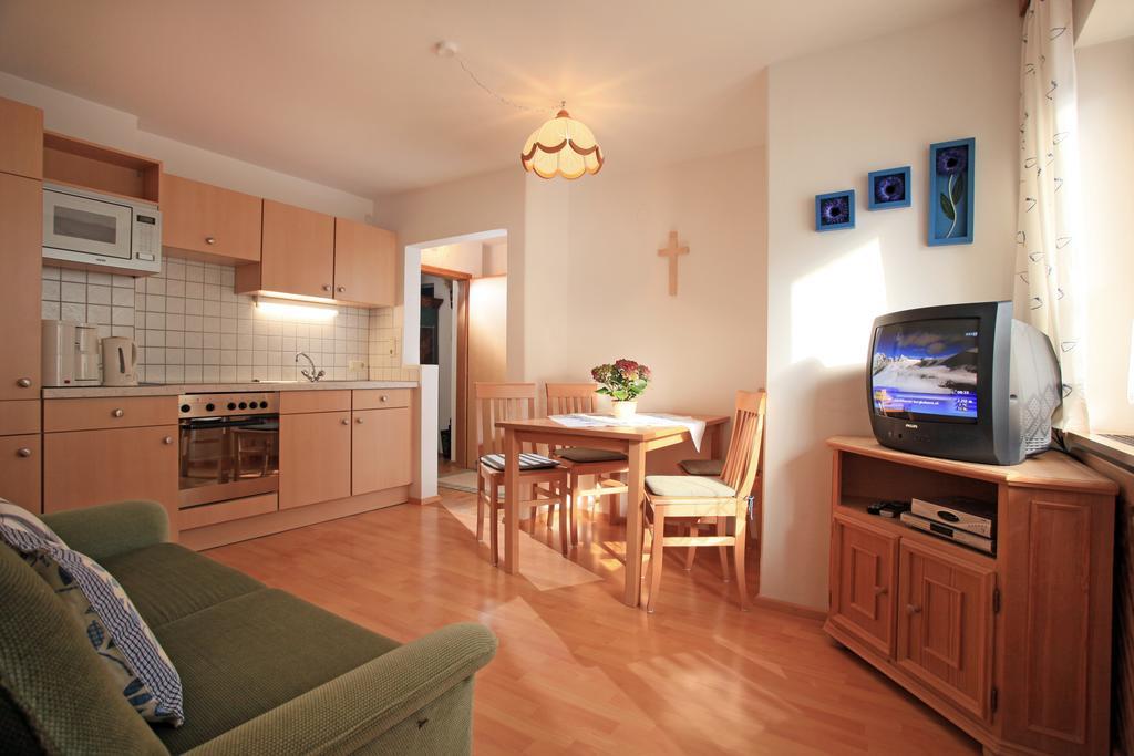 Gugghof Apartment Hopfgarten im Brixental Bilik gambar